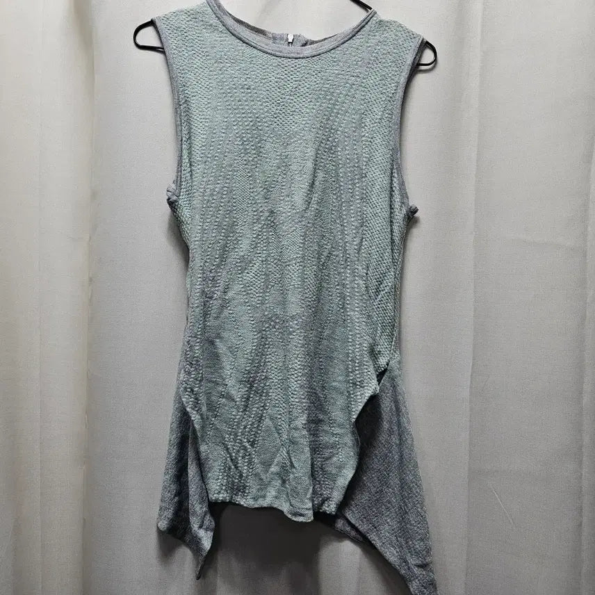 [BUNJANG] TIME Postmodern Asymmetrical Knit Top / [TIME] 타임 포스트모던 비대칭 민소매 니트 탑