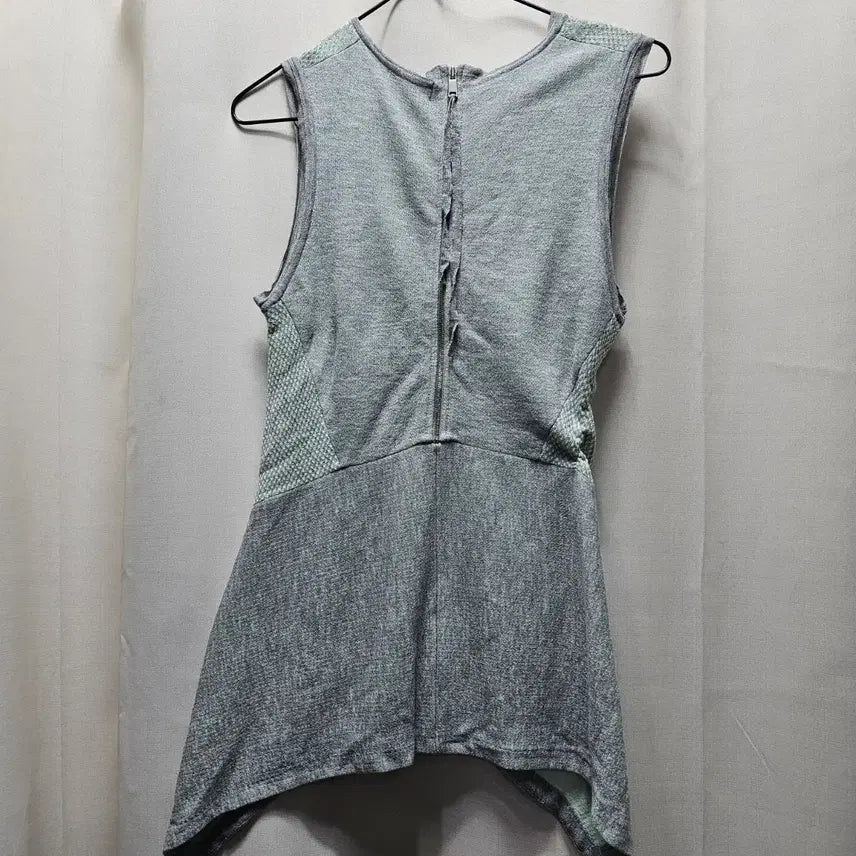 [BUNJANG] TIME Postmodern Asymmetrical Knit Top / [TIME] 타임 포스트모던 비대칭 민소매 니트 탑