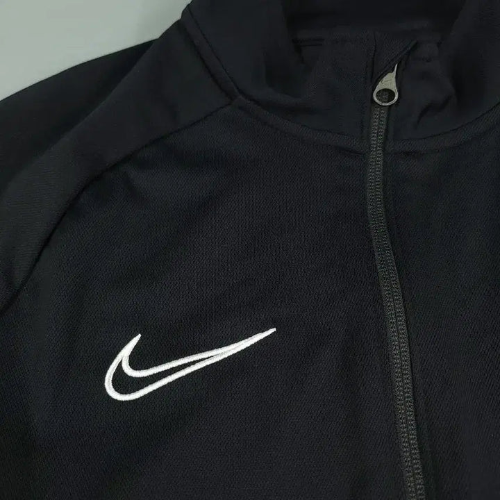 [BUNJANG] Nike Reglan Dry-Fit Track Top / 나이키 블랙 화이트 배색 스우시 로고 레글런 드라이핏 트랙탑 집업 져지
