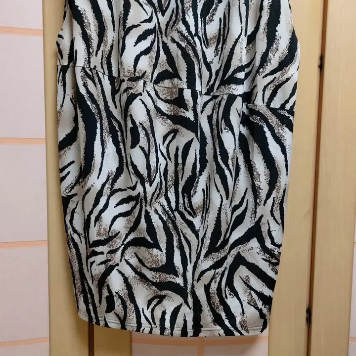 [SOLD OUT] La raciee 지브라 패턴 반팔 원피스 L