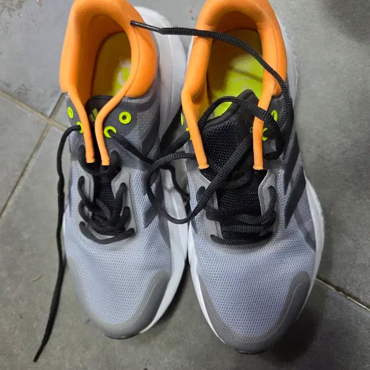 [BUNJANG] Adidas Gray/Orange Sneakers 245 / 아디다스 회색/주황 운동화245