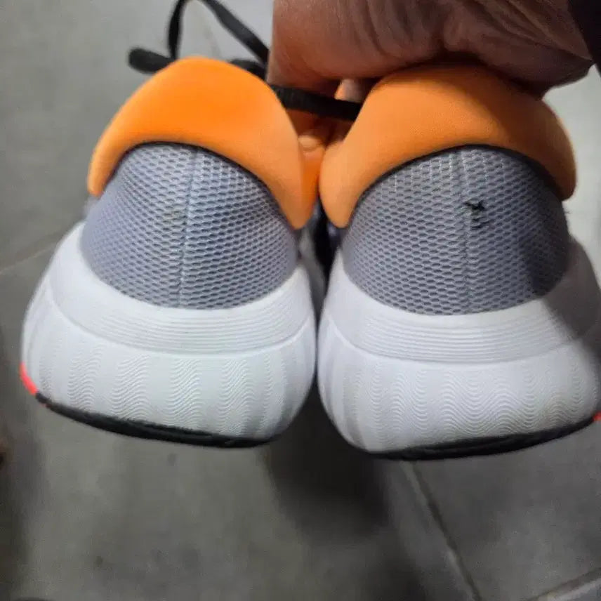 [BUNJANG] Adidas Gray/Orange Sneakers 245 / 아디다스 회색/주황 운동화245