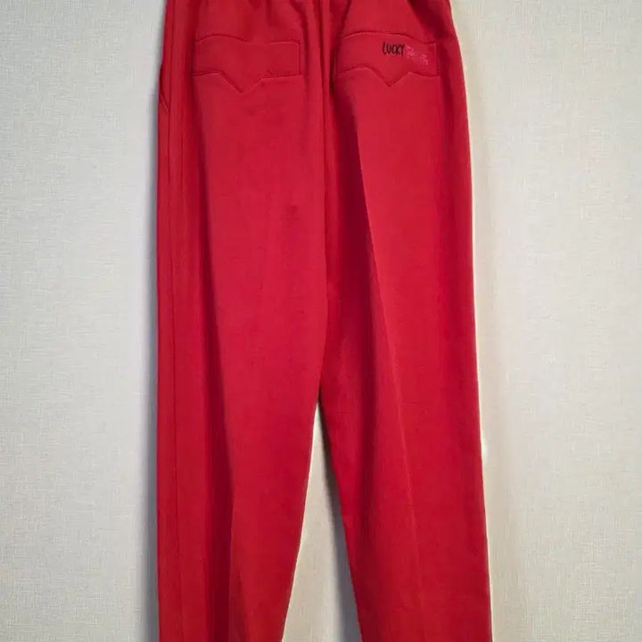 [SOLD OUT] 럭키슈에뜨 레드 컬러 핀턱  팬츠