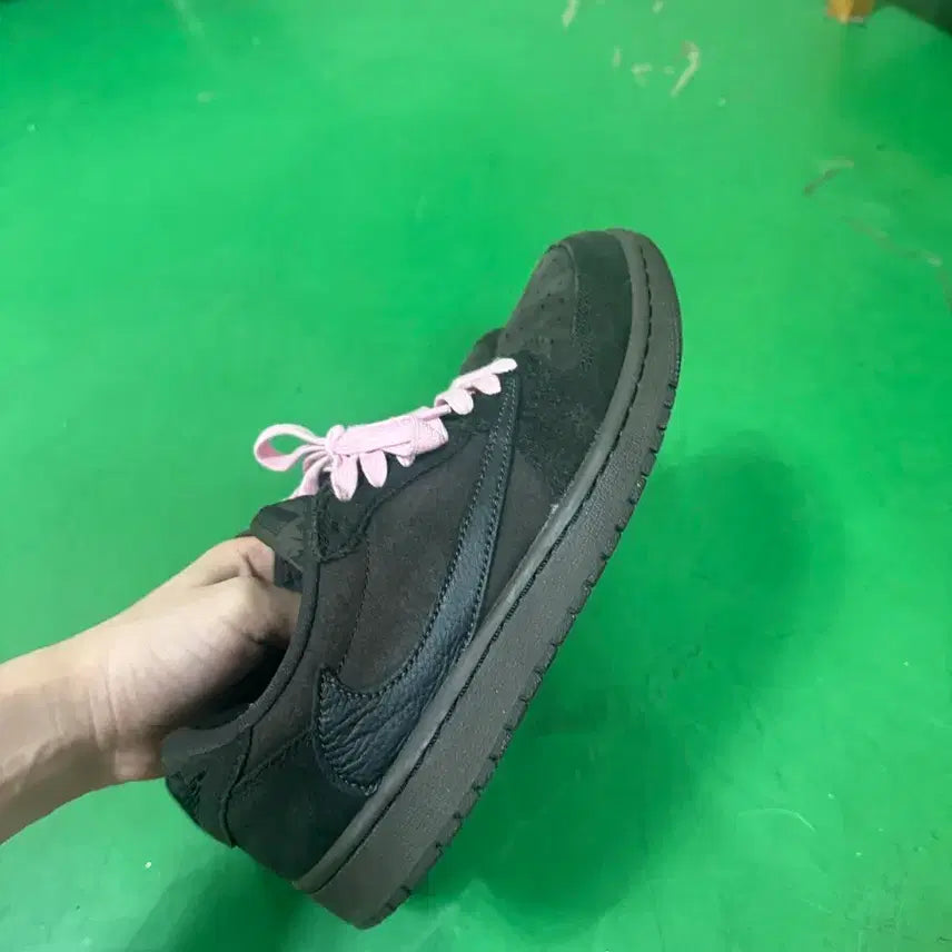 [SOLD OUT] 트래비스스캇 벨벳 브라운 240