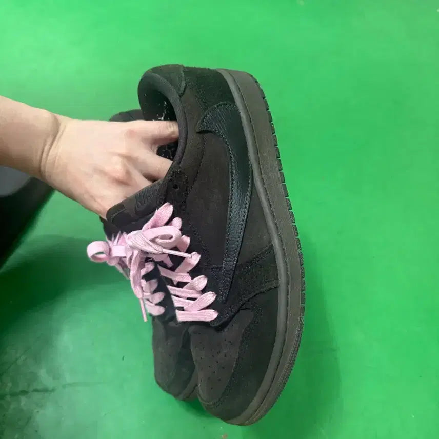 [SOLD OUT] 트래비스스캇 벨벳 브라운 240