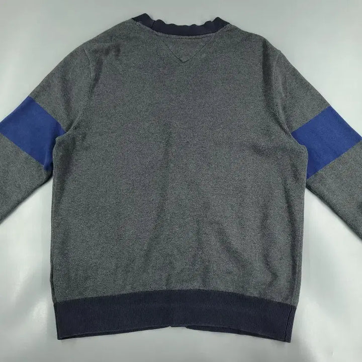 [BUNJANG] Tommy Hilfiger Deep Gray Navy Blue V-Neck Cotton Button Knit Cardigan / 타미힐피거 딥그레이 네이비 블루 배색 브이넥 코튼 버튼 니트 가디건 L