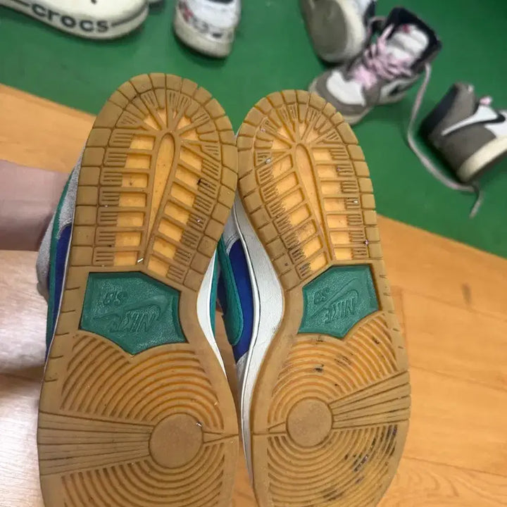 [SOLD OUT] 나이키 SB 덩크 로우 말라카이트/블루 240