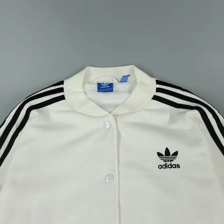 [SOLD OUT] 아디다스 화이트 블랙 배색 트레포일 로고 삼선 코튼블렌드 이너메쉬 블루종