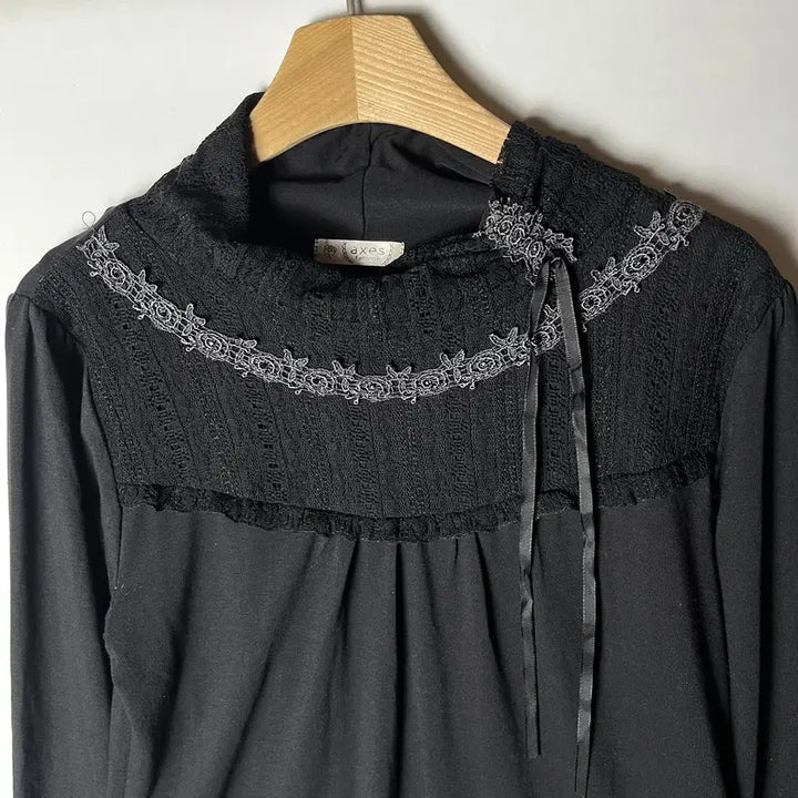 [BUNJANG] Axes Femme Lace-Up Long Sleeve Top / [AXES FEMME] 엑시즈팜 레이스업 롱슬리브