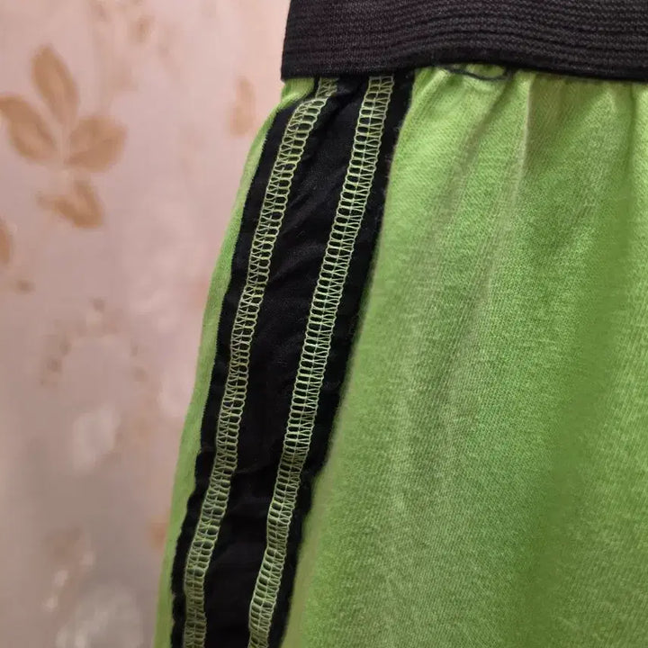 [BUNJANG] Diesel Lime Green Training Shorts (Size 32) / 디젤 라임색 트레이닝 반바지 32사이즈