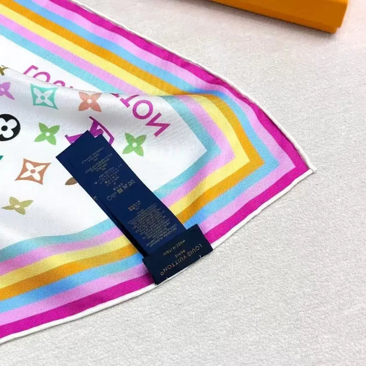 [BUNJANG] Louis Vuitton Monogram Scarf Shawl White Multicolor / 루이비통 모노그램 스카프 숄 화이트 멀티컬러