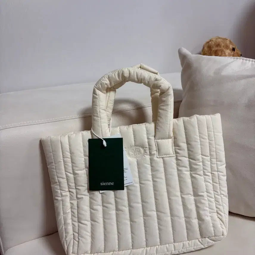 [SOLD OUT] 시엔느 패딩백 패딩 토트백 아이보리 새상품