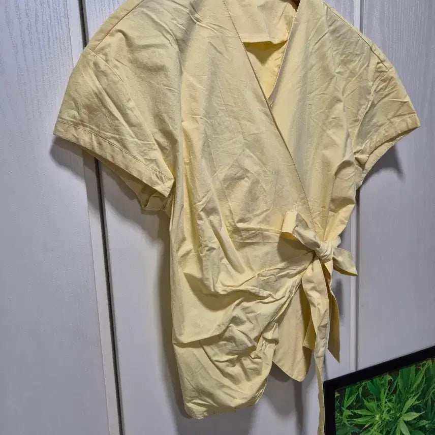 [BUNJANG] jellpe Yellow Wrap Blouse / (타임세일)(새상품)jellpe 옐로우 랩 블라우스