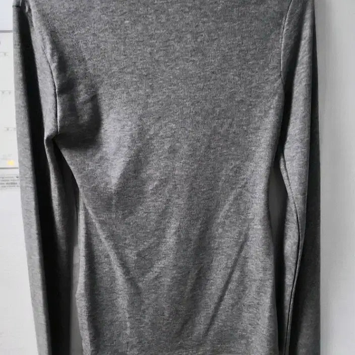 [SOLD OUT] 럭키슈에뜨 그레이 라운드넥 긴팔 티셔츠 36