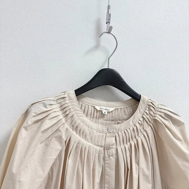 [SOLD OUT] 베네띠 바스락 핀턱 원피스