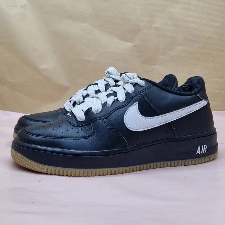 [BUNJANG] Nike Air Force 1 LV8 Sneakers 245 / 나이키 에어포스1 LV8 운동화245