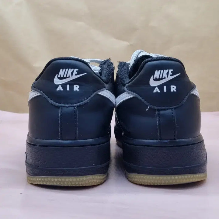 [BUNJANG] Nike Air Force 1 LV8 Sneakers 245 / 나이키 에어포스1 LV8 운동화245