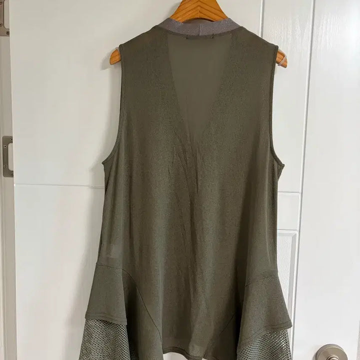 [BUNJANG] Vintage Khaki Knit Vest Cardigan / (일본 수입 빈티지)카키 니트 조끼 가디건 프릴 민소매 40