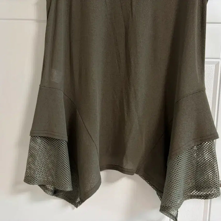 [BUNJANG] Vintage Khaki Knit Vest Cardigan / (일본 수입 빈티지)카키 니트 조끼 가디건 프릴 민소매 40
