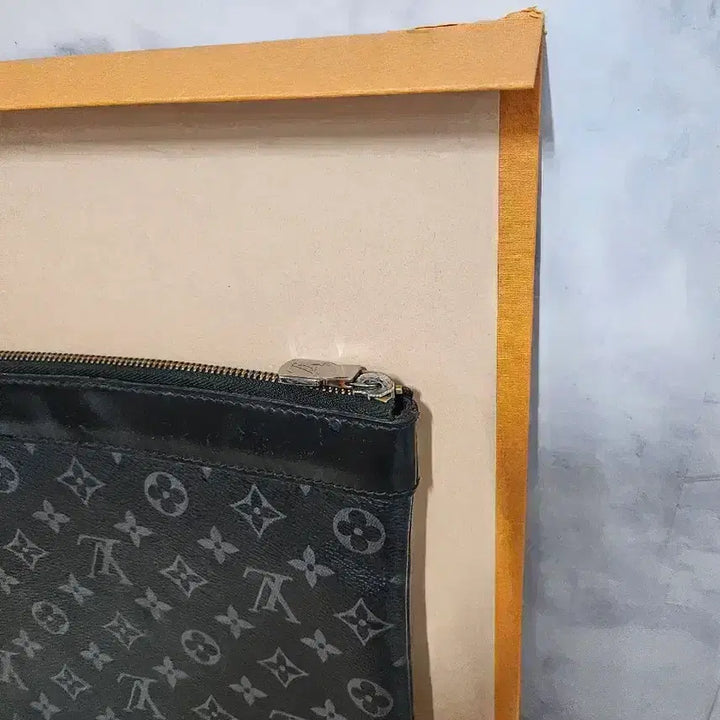 [SOLD OUT] 루이비통 포쉐트 모노그램 클러치 블랙