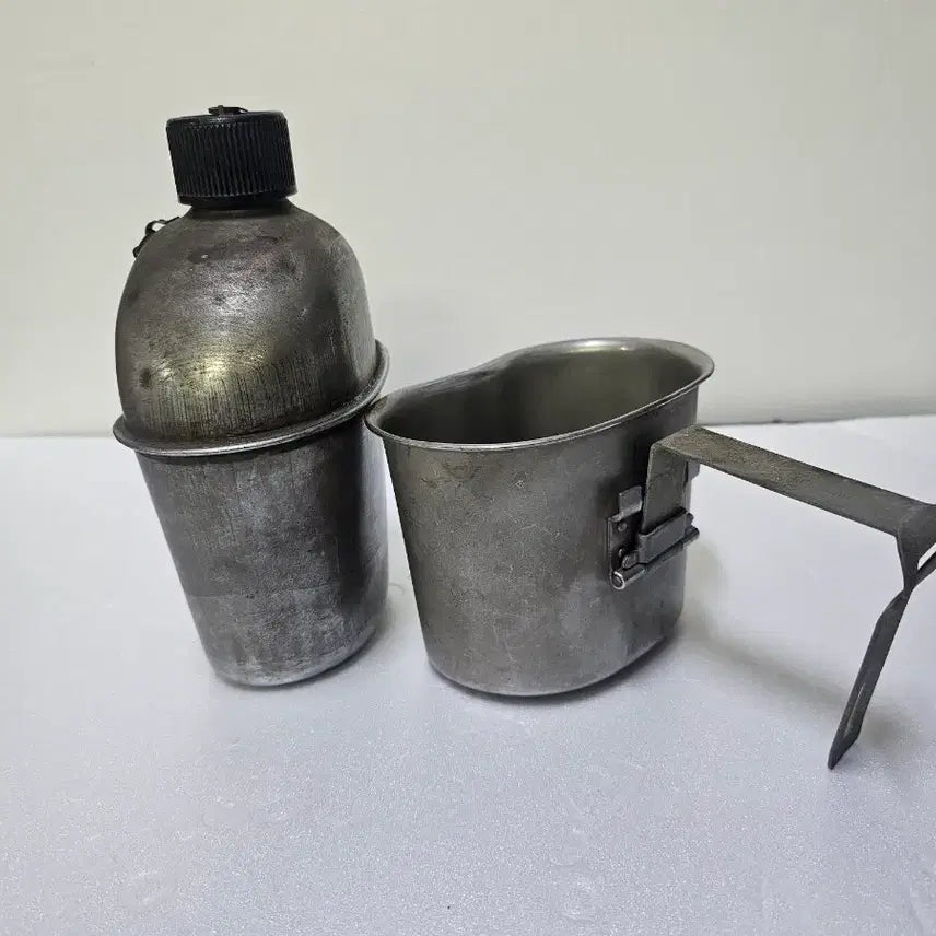 [SOLD OUT] 1944년 빈티지 미군 군용 반합 수통 세트