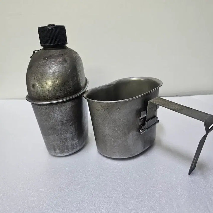 [SOLD OUT] 1944년 빈티지 미군 군용 반합 수통 세트