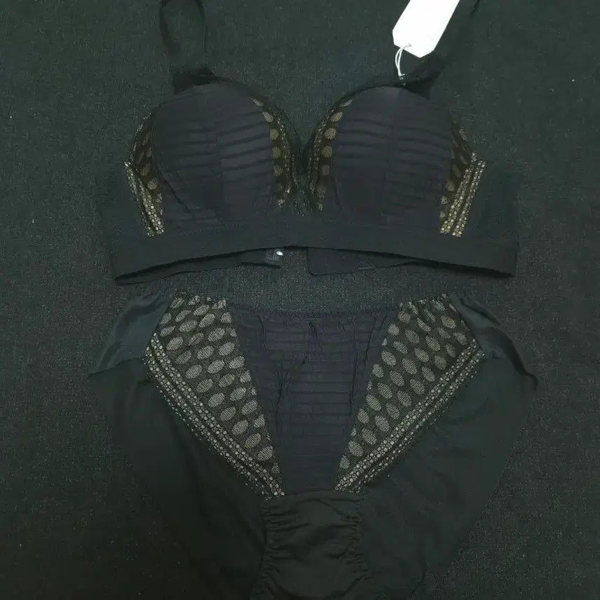 [BUNJANG] Victoria Studio Push-Up Mold Bra and Panty Set / 75B 빅토리아스튜디오 푸시업 몰드 브라팬티 3세트 / 25,000원