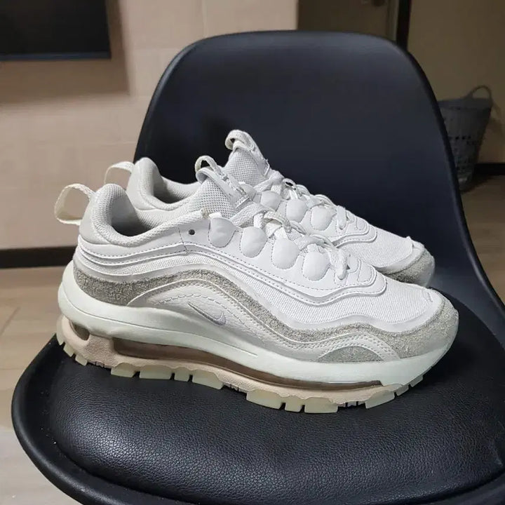 [SOLD OUT] 나이키 에어맥스 97 화이트 크림(260)