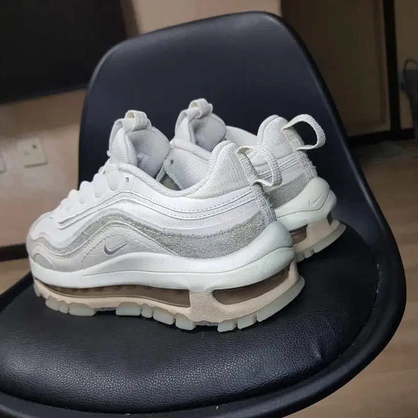 [SOLD OUT] 나이키 에어맥스 97 화이트 크림(260)
