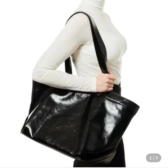 [SOLD OUT] 새상품) 투오 캐리글로시 백 /CARRIE GLOSSY BLACK 토트백