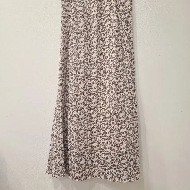 [BUNJANG] Ivory Floral Long Skirt / 아이보리 꽃무늬 롱스커트