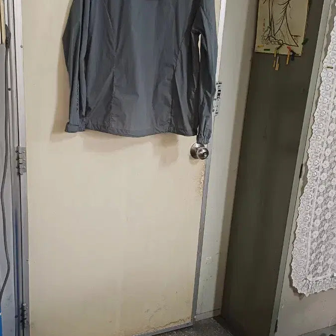 [BUNJANG] Marmot Windbreaker Size 100 / 마모트바람막이100싸이즈