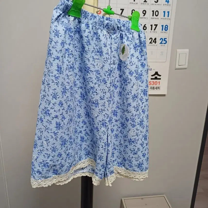 [BUNJANG] Blue Floral Pattern Shorts / 반바지