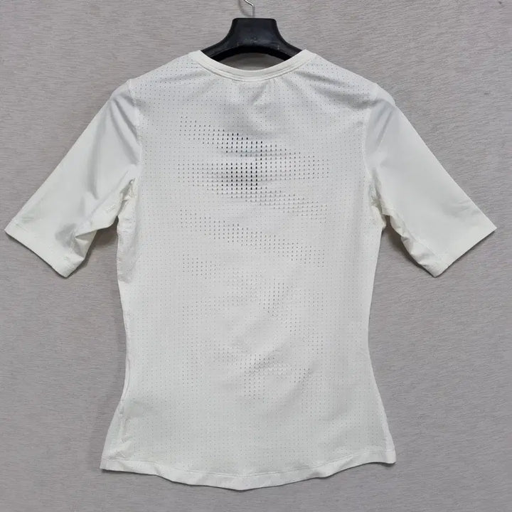 [SOLD OUT] ㅡ 새제품 나이키프로 기능성 티셔츠 여55ㅡ0417