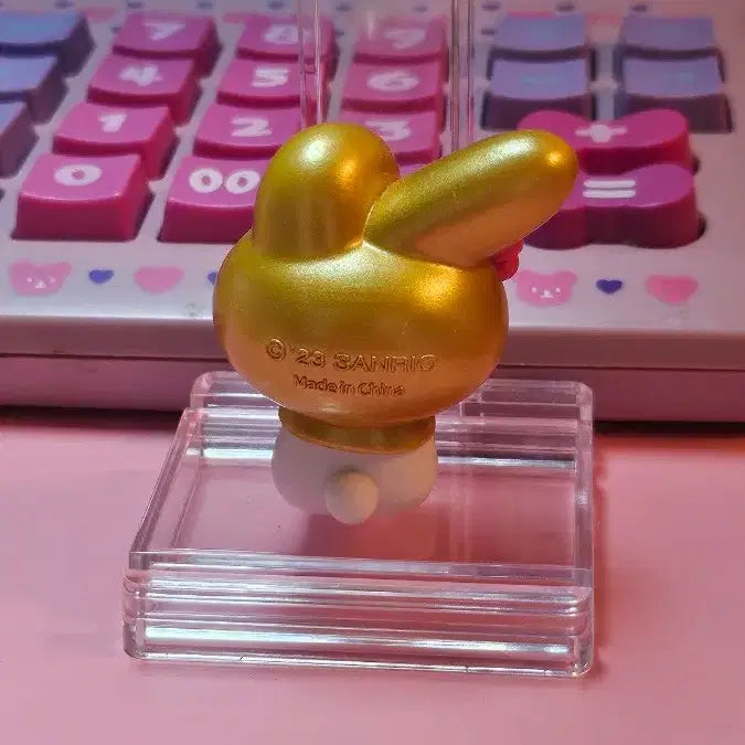 [BUNJANG] Sanrio My Melody Gold Figure / 산리오 베스킨라빈스 (마이멜로디 금색)