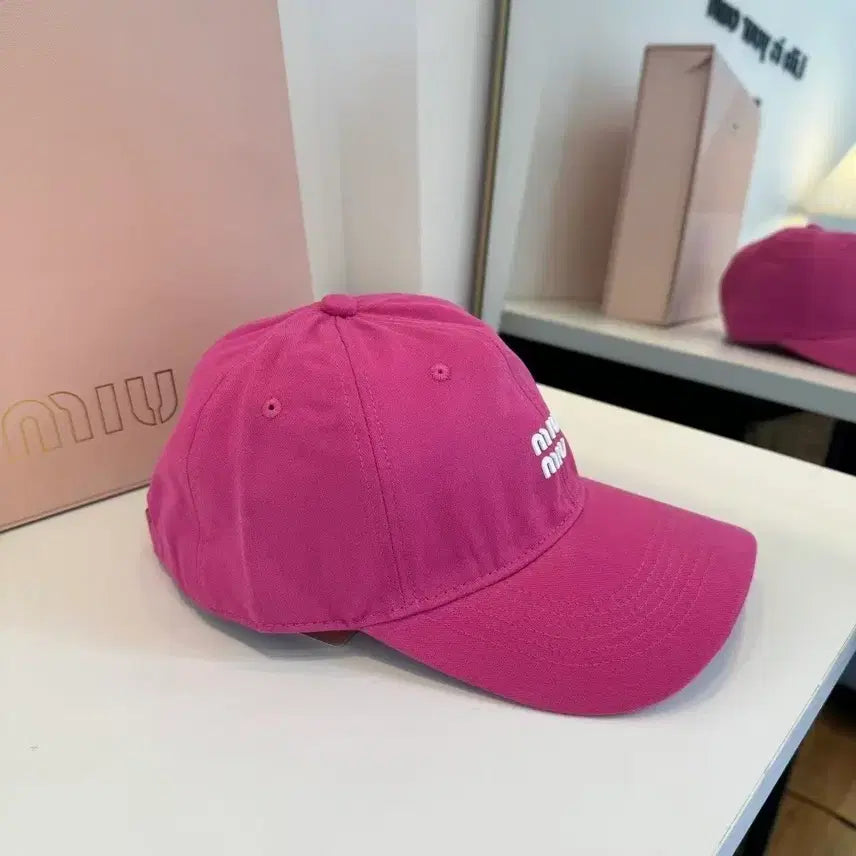 [SOLD OUT] 미우미우 핑크 볼캡 모자
