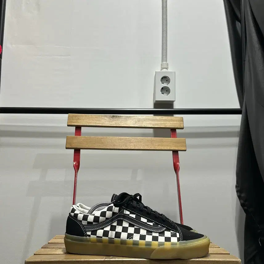 [BUNJANG] Vans Old Skool Checker Gumsole Sneakers / 275) 반스 운동화 남성 남자 신발 올드스쿨 체커 검솔