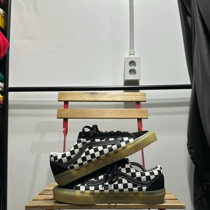 [BUNJANG] Vans Old Skool Checker Gumsole Sneakers / 275) 반스 운동화 남성 남자 신발 올드스쿨 체커 검솔
