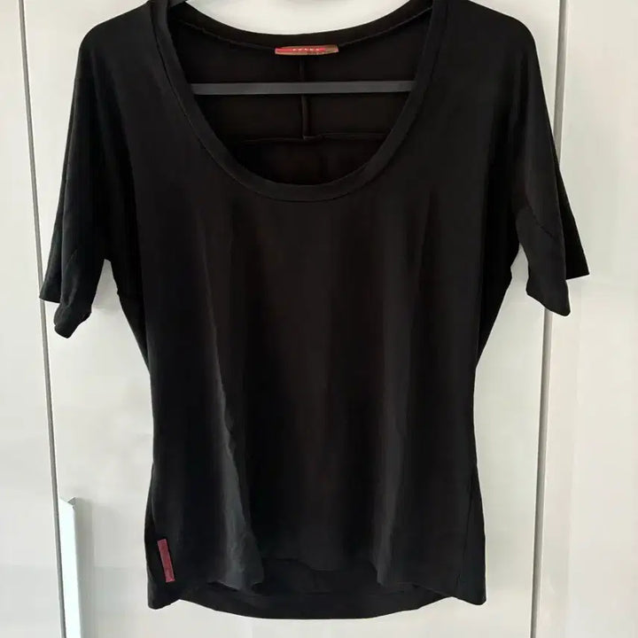 [SOLD OUT] Prada Sport 프라다 블랙 스트레치 반팔 탑