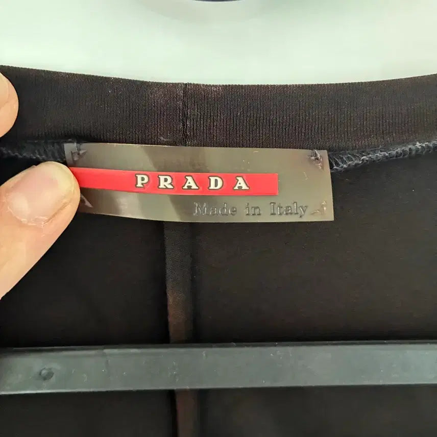 [SOLD OUT] Prada Sport 프라다 블랙 스트레치 반팔 탑