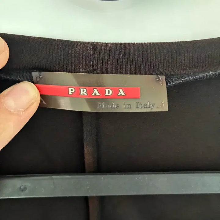 [SOLD OUT] Prada Sport 프라다 블랙 스트레치 반팔 탑