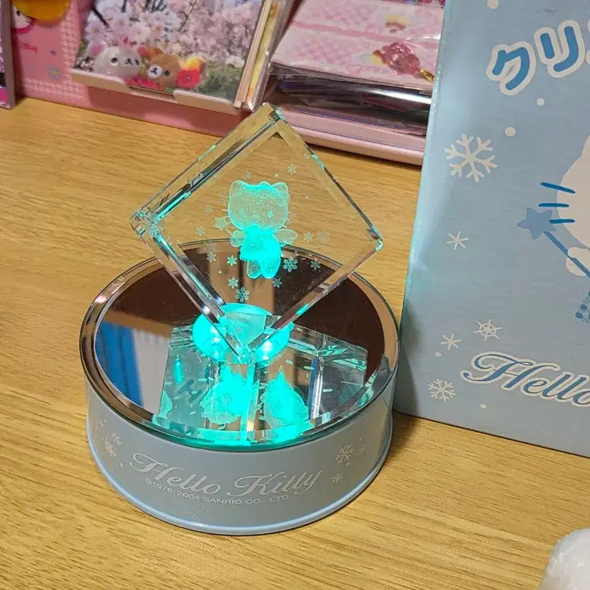 [BUNJANG] Kitty Crystal Cube Mood Light / 고전 키티 크리스탈큐브무드등