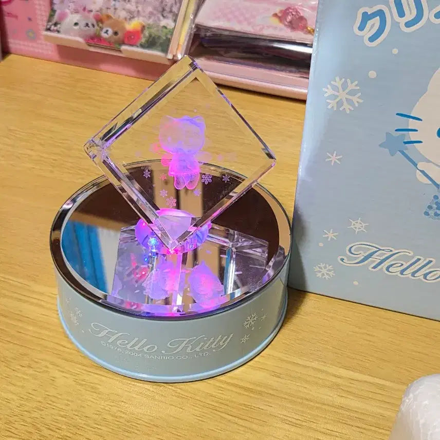 [BUNJANG] Kitty Crystal Cube Mood Light / 고전 키티 크리스탈큐브무드등