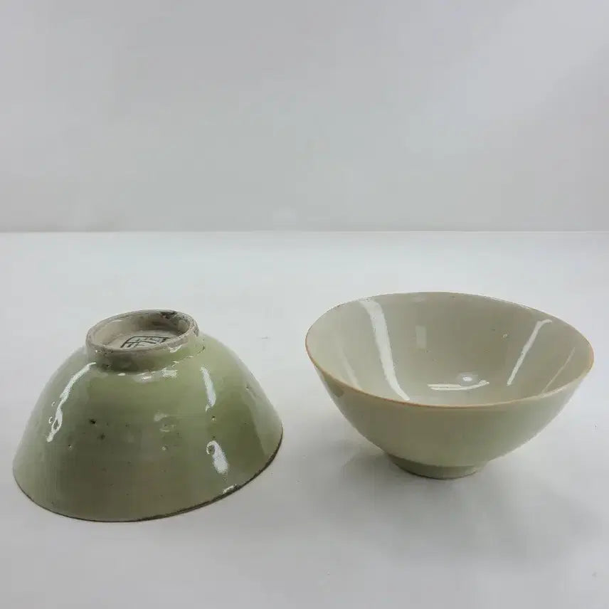 [BUNJANG] Antique Celadon Porcelain Teacup Set / 도자기 찻잔 2개 세트 연한 그린색
