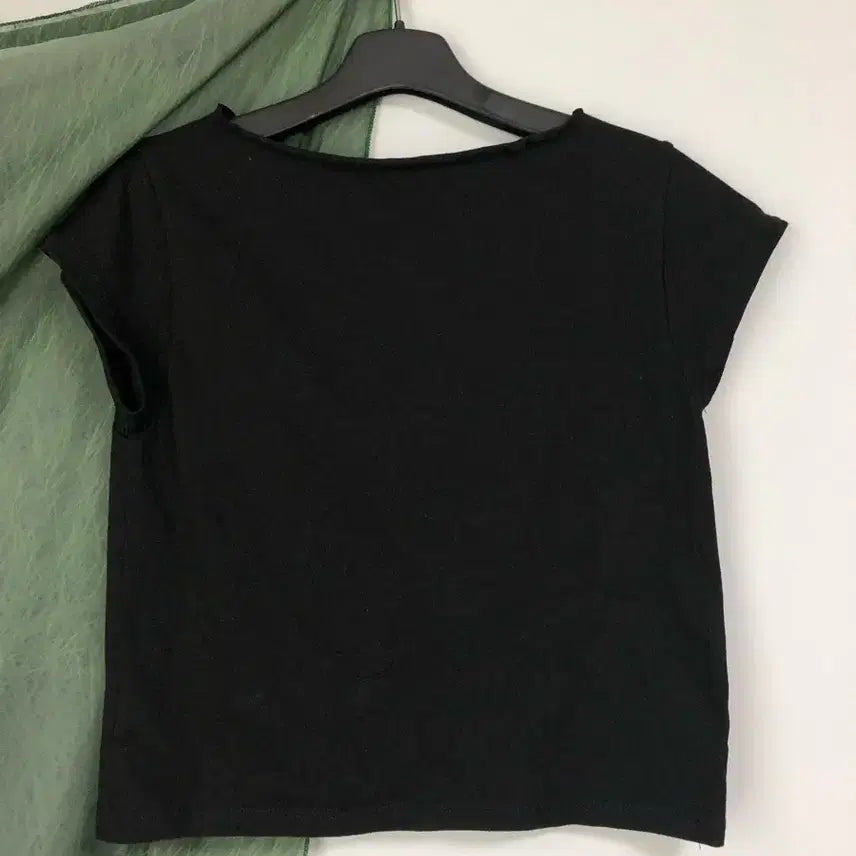 [BUNJANG] Rit Kim Ruffle Boat Neck Tee (Black) / 릿킴 ruffle boat neck tee (black)