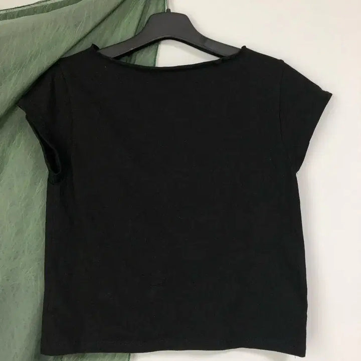 [BUNJANG] Rit Kim Ruffle Boat Neck Tee (Black) / 릿킴 ruffle boat neck tee (black)