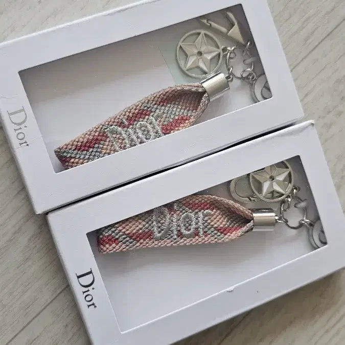 [SOLD OUT] 디올 Dior 자수 태슬 키링