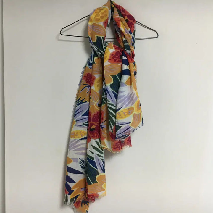 [BUNJANG] Club Monaco Floral Scarf / 새상품 ) 클럽모나코 플라워 스카프 머플러