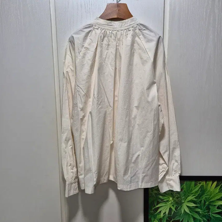 [BUNJANG] Marie Claire Butter Beige Shirt Blouse / (타임세일)(새상품)마리끌레르 버터색 셔츠 블라우스