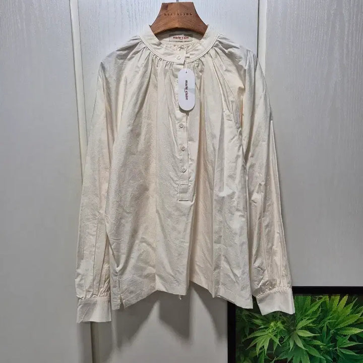 [BUNJANG] Marie Claire Butter Beige Shirt Blouse / (타임세일)(새상품)마리끌레르 버터색 셔츠 블라우스